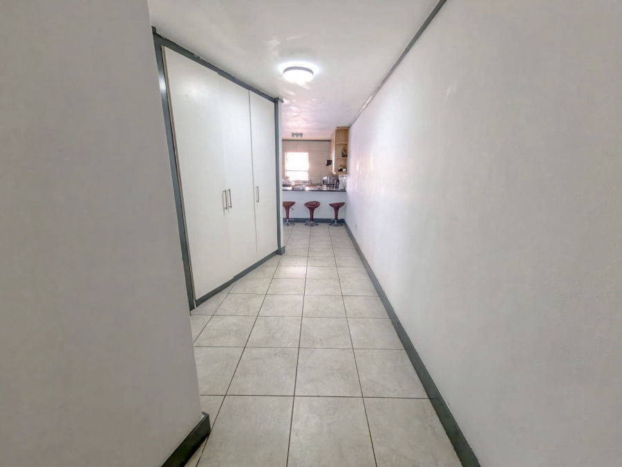 1 Bedroom Property for Sale in Three Anchor Bay Western Cape